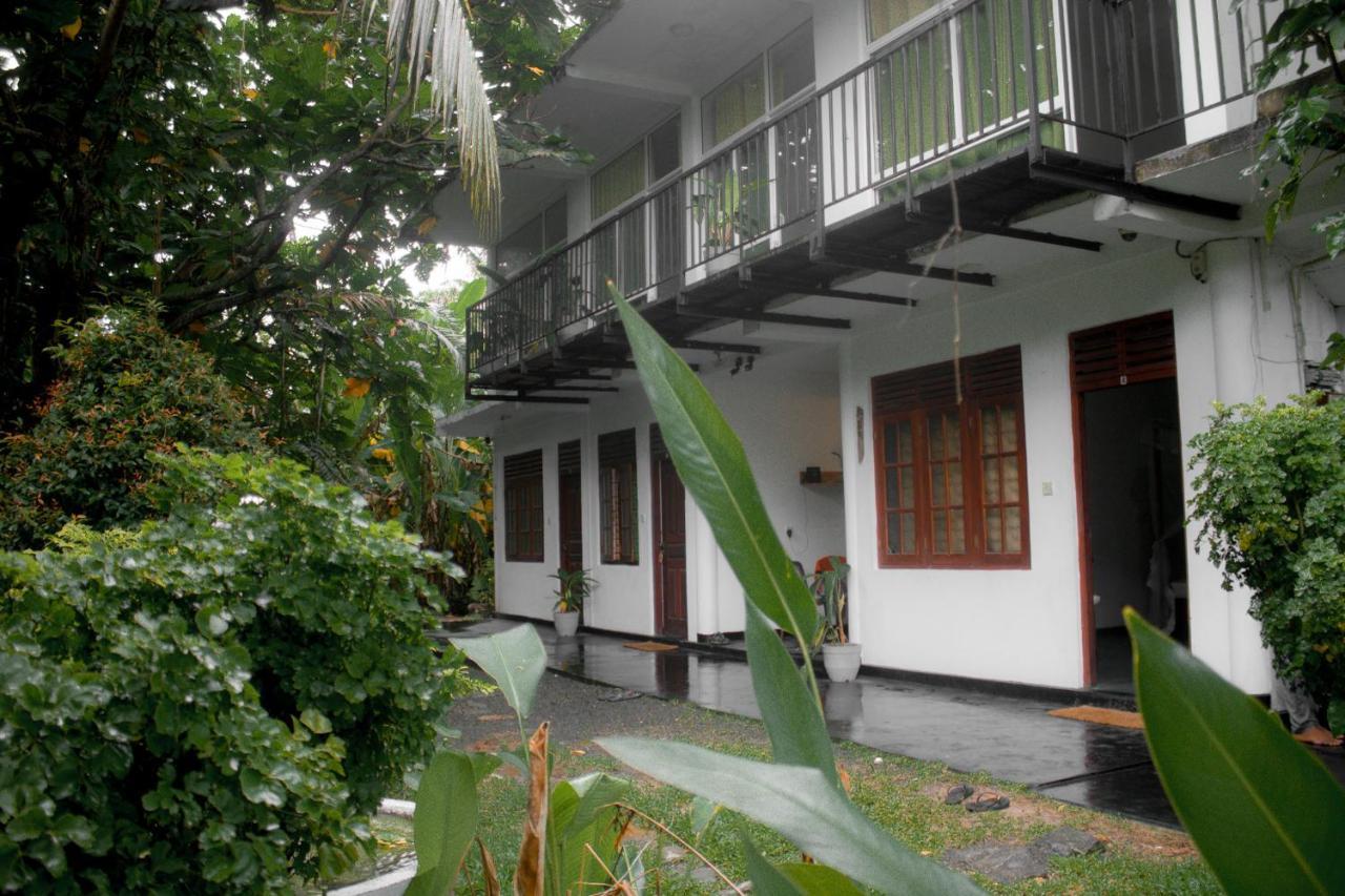 Bananas Mirissa Hotel Ngoại thất bức ảnh