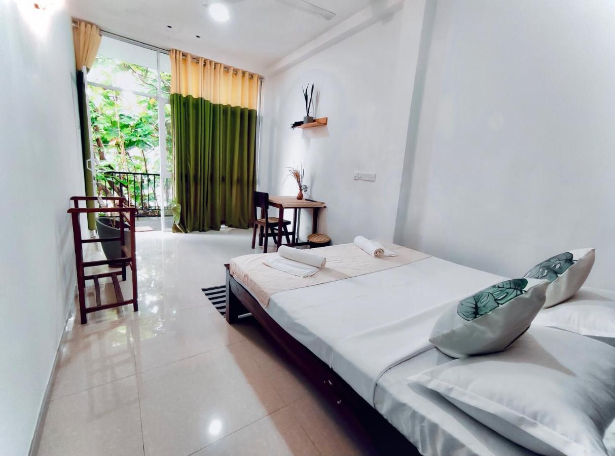 Bananas Mirissa Hotel Ngoại thất bức ảnh